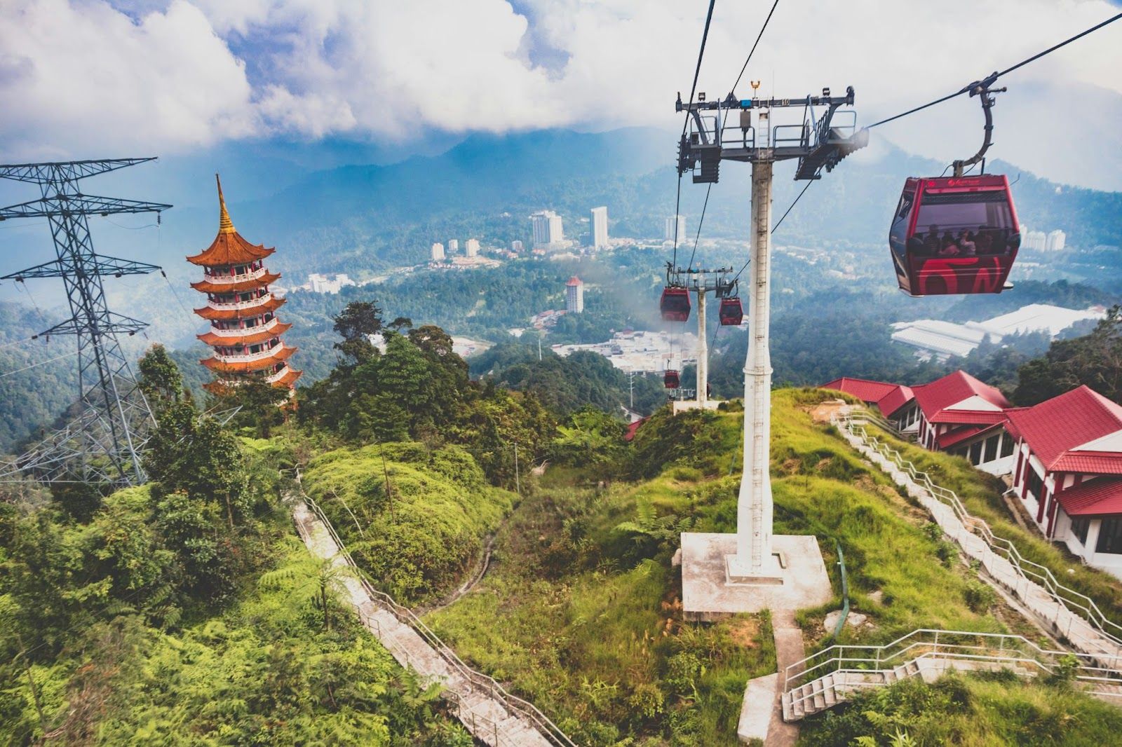 Taste the heights of Genting, where great food meets cool mountain air!
