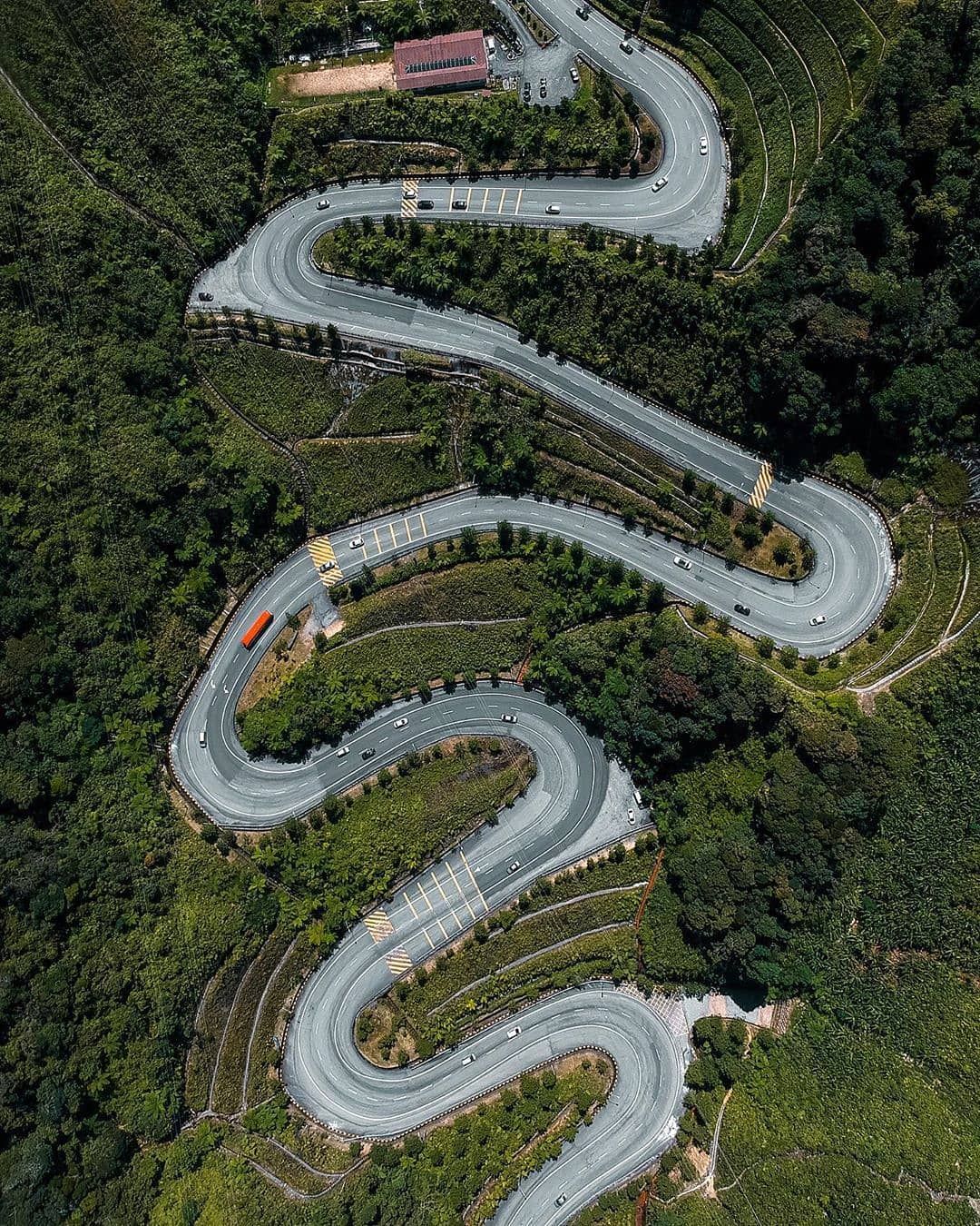 Scenic Hairpinned Road | 📸: 