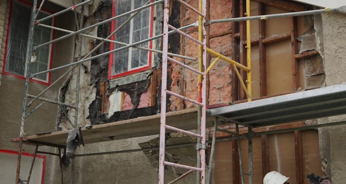 Re-stucco tear-off, back to the studs
