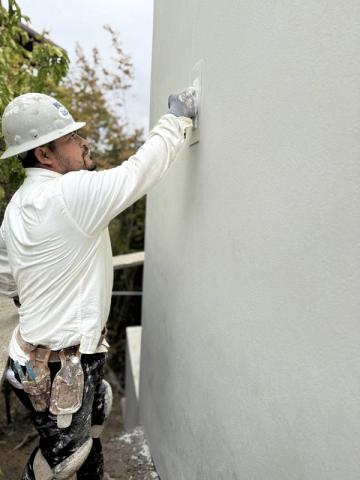 Acrylic finish, second-story detail — Duarte's Plastering project near Orange, CA