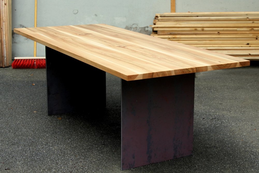 Wangentisch, Ulme auf Industrieplatten