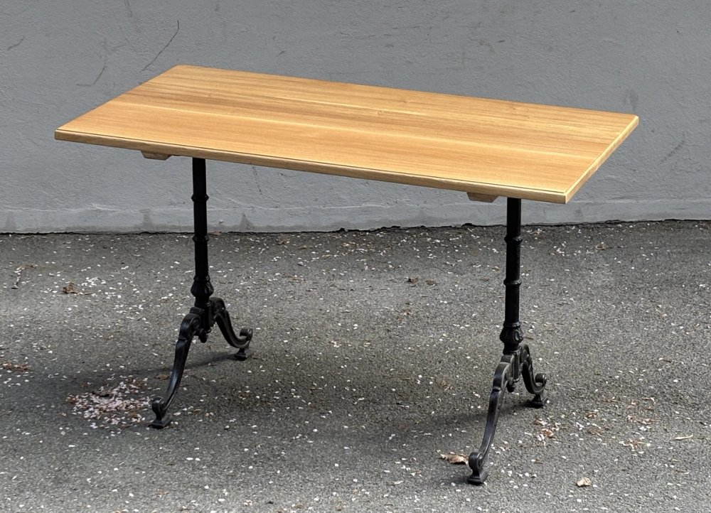 Tisch und Stuhl Bern