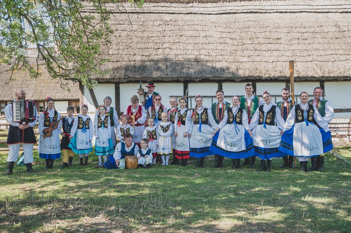 Kaszubski Zespół Pieśni i Tańca "Levino"