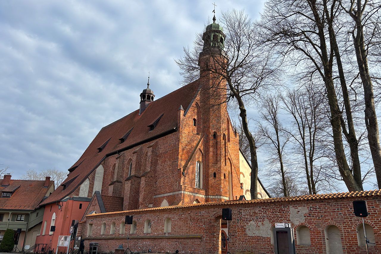 Kościół Wniebowzięcia Najświętszej Marii Panny w Żukowie - zdjecie 1
