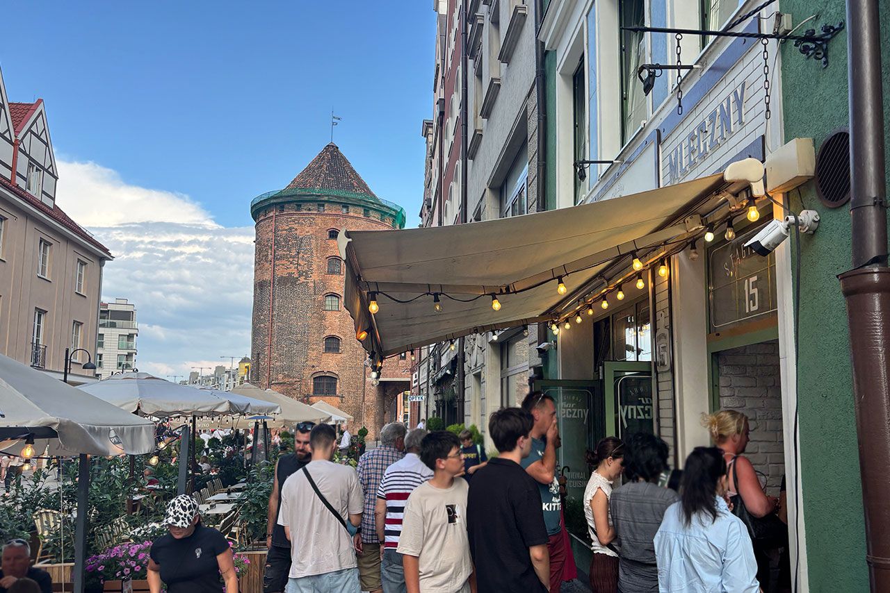 Bar Mleczny Stągiewna w Gdańsku - ogródek gastronomiczny w sezonie.