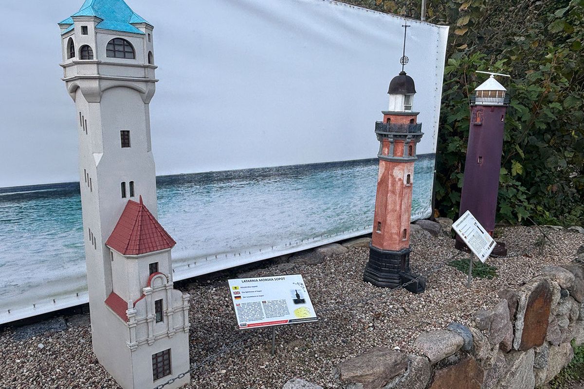 Miniatury nadbałtyckich latarni.