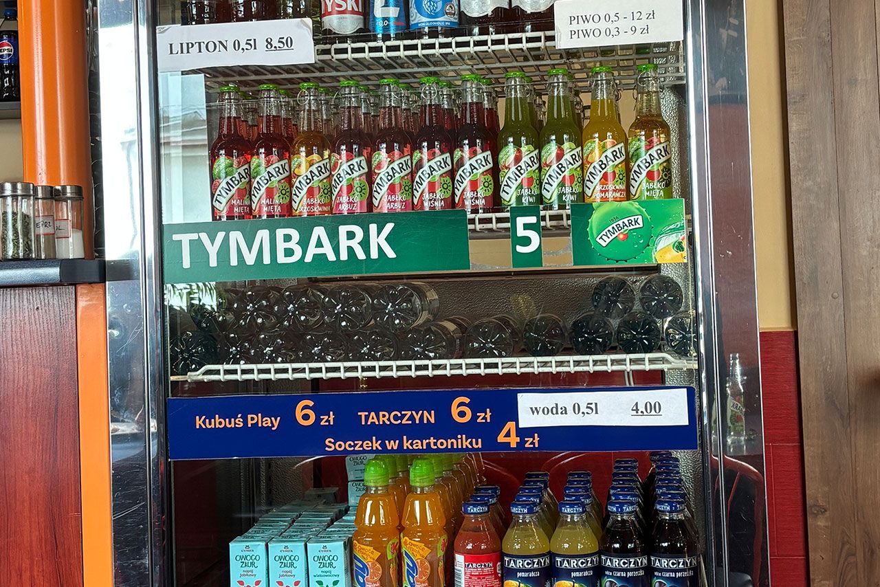 Lodówka z napojami - pizzeria Bemol w Kartuzach