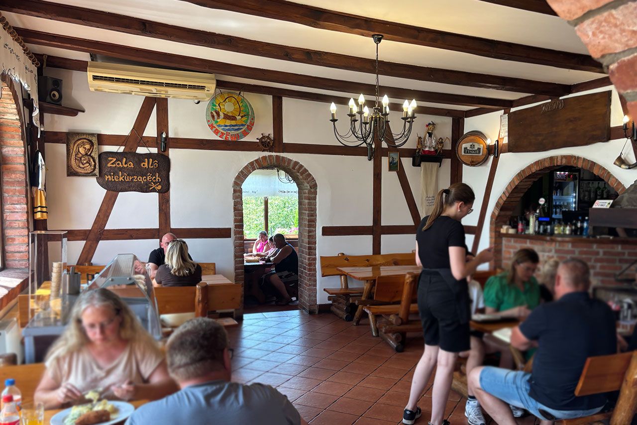 Karczma Krzewi Róg w Garczu - wystrój wnętrza.