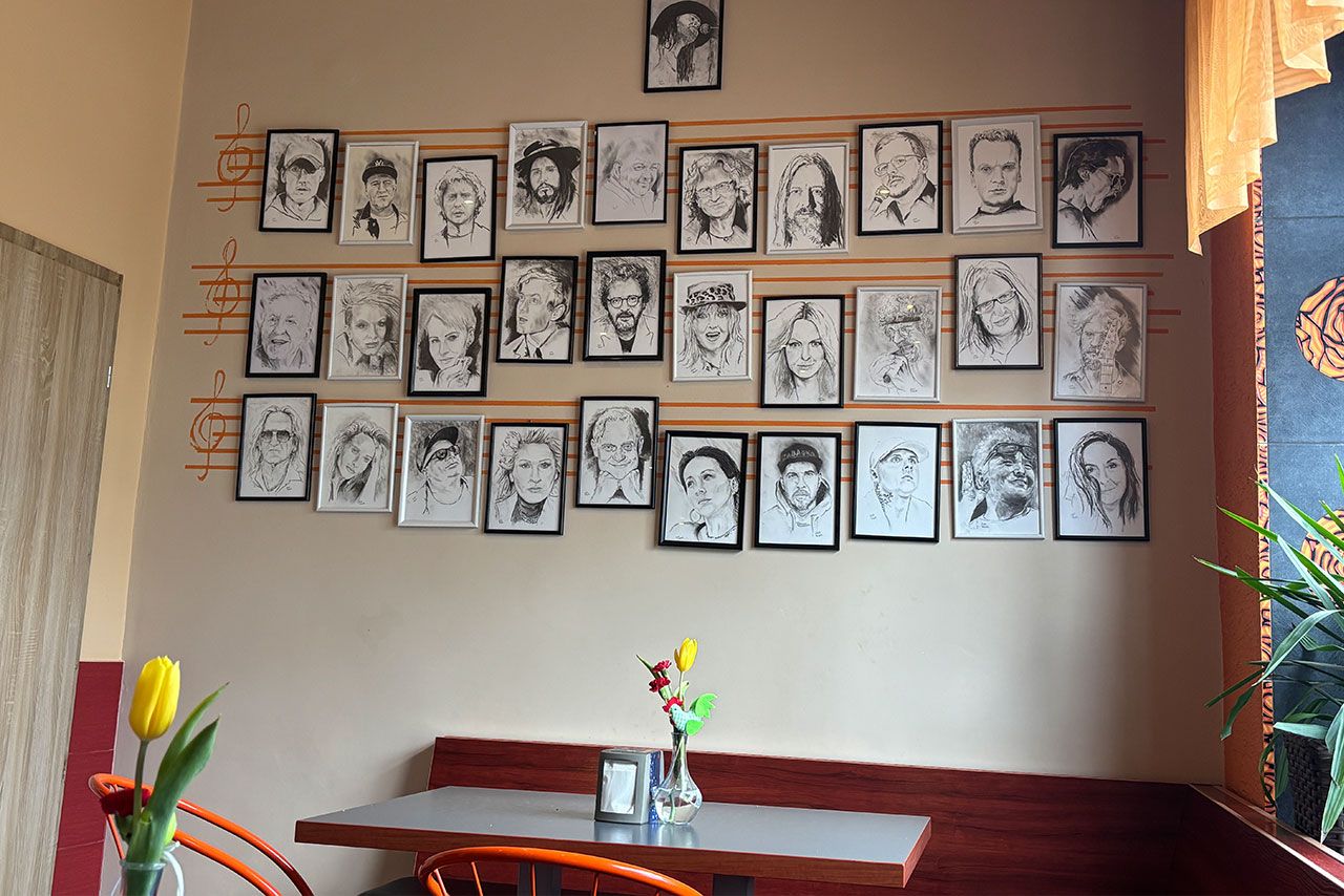 Wnętrze lokalu - pizzeria Bemol w Kartuzach