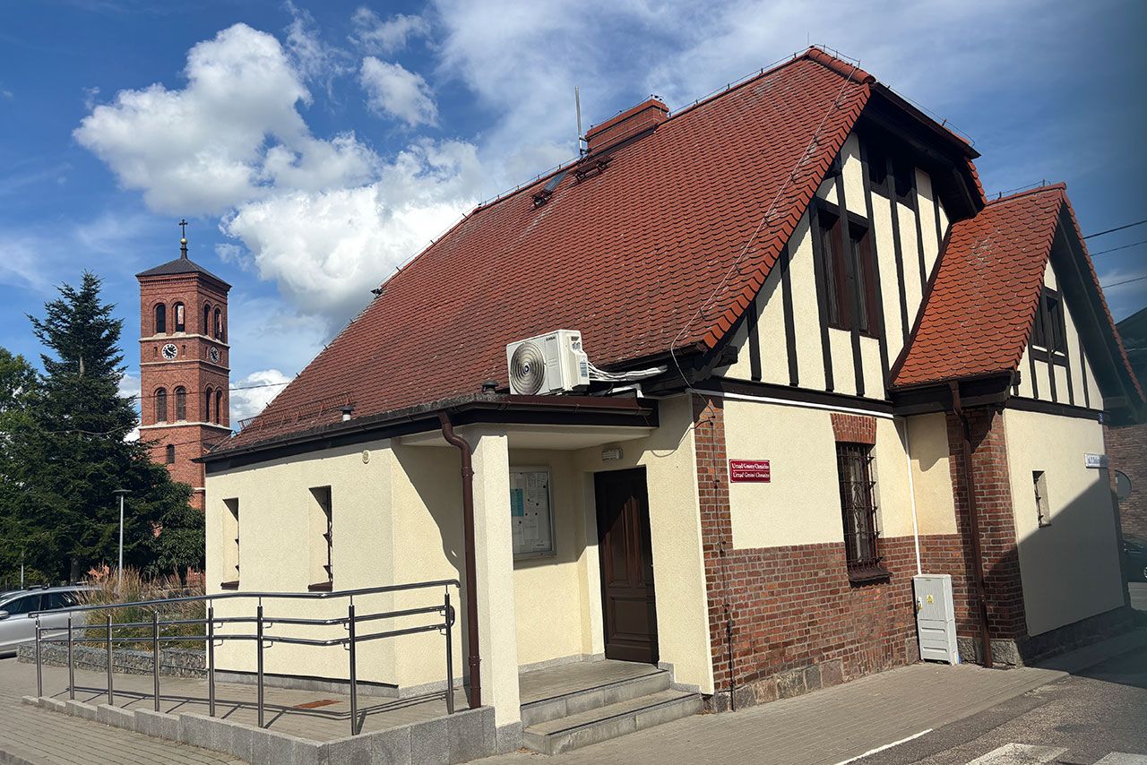 Urząd Gminy w Chmielnie.
