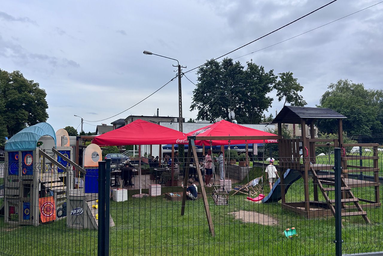 Pizzeria "U Braci" w Pępowie - plac zabaw