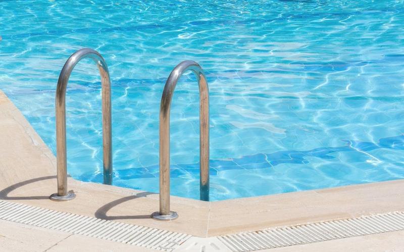 เทียบความต่าง ! iP Liner Pool สระคอนกรีต และสระไฟเบอร์กลาส