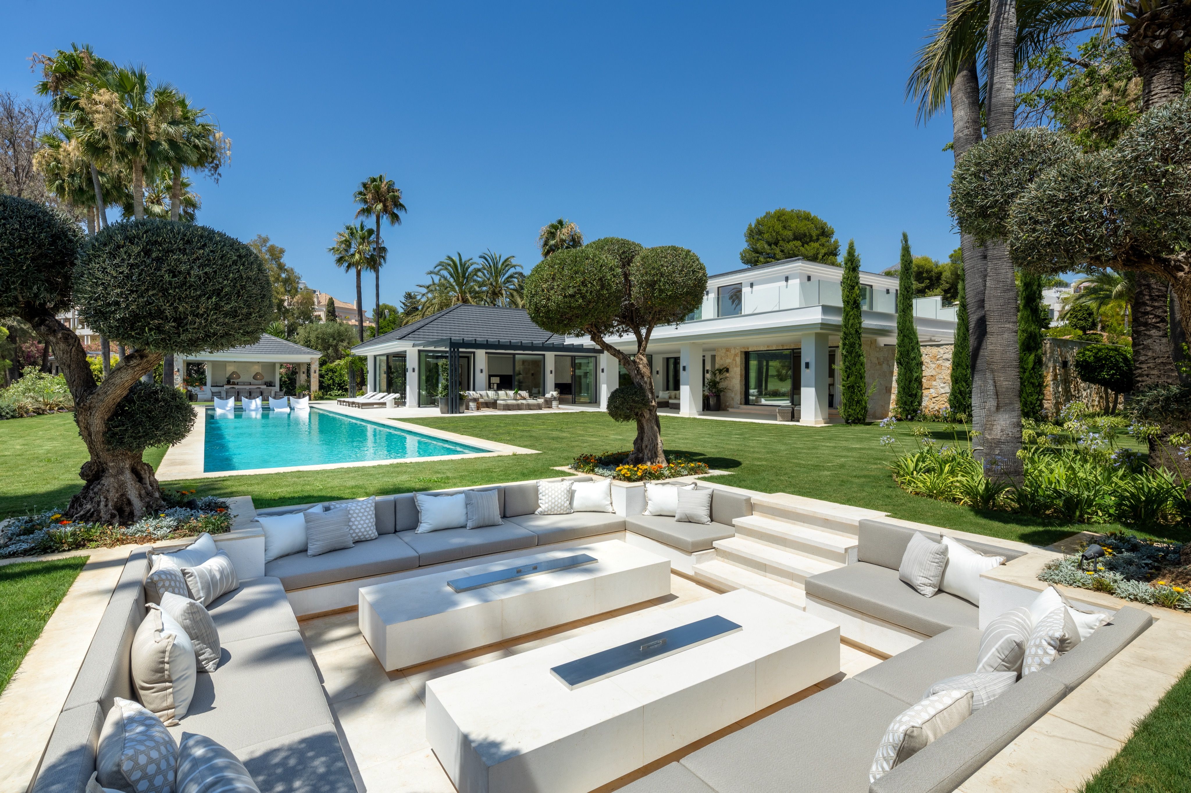 Villa in Nueva Andalucia 