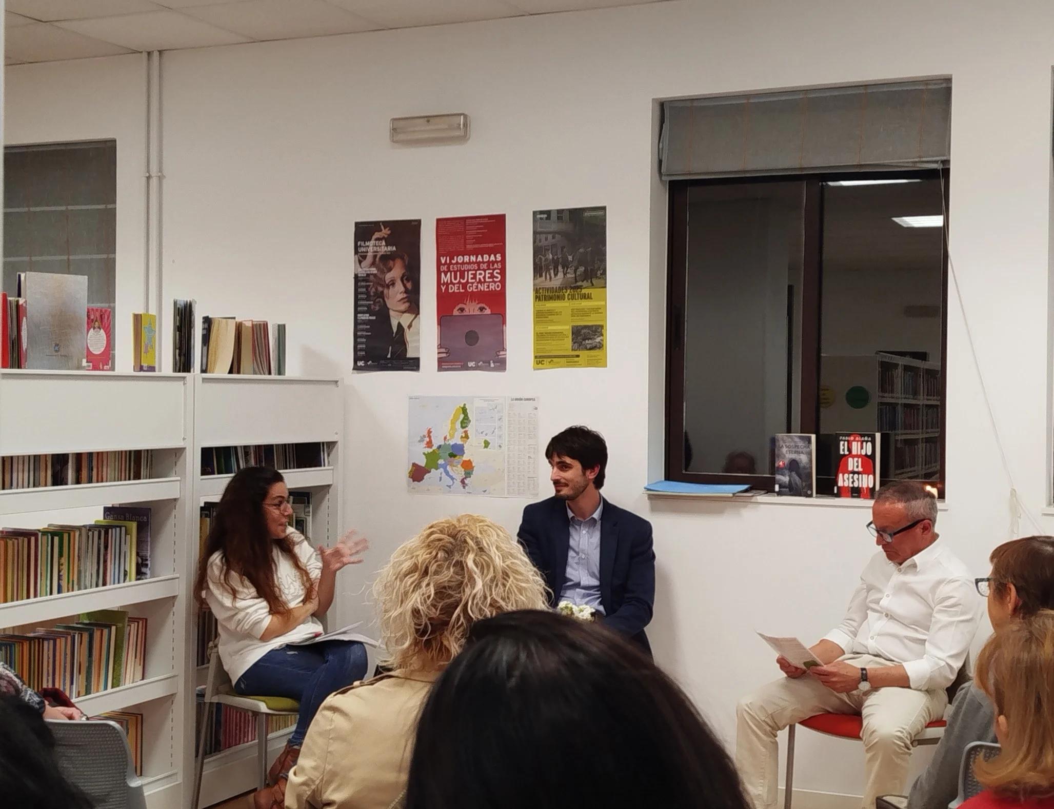 Presentación en la Biblioteca María Luisa Pelayo de Santander