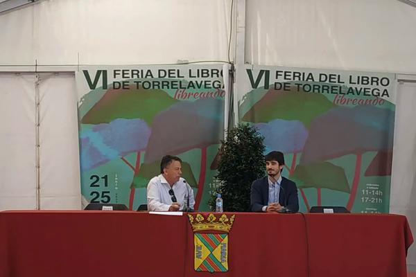 Presentación y firmas en la Feria del Libro de Torrelavega (Libreando 2023)