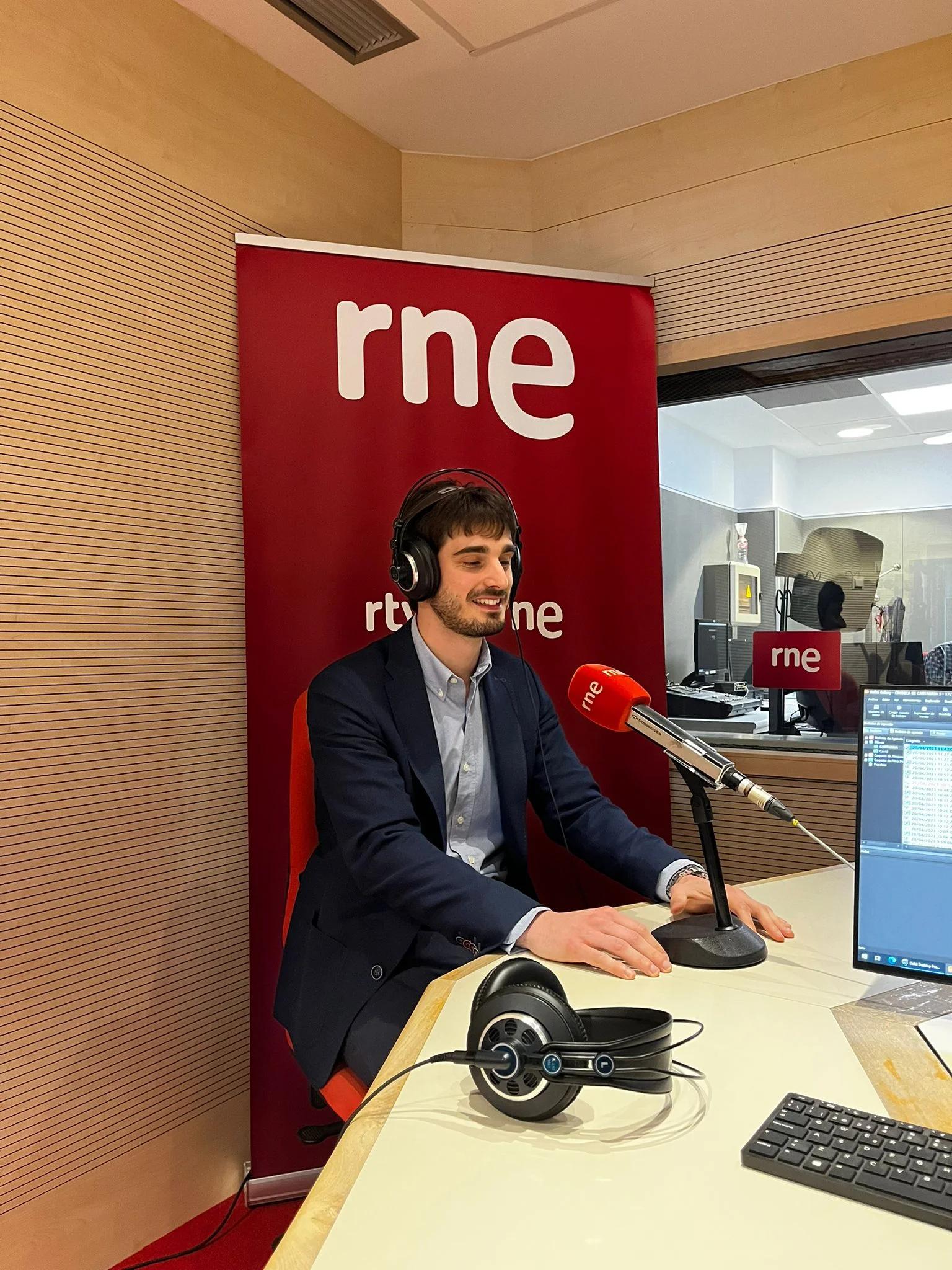Tertulia literaria en el espacio ‘Vive Cantabria’ de RNE
