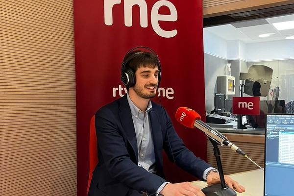Tertulia literaria en el espacio ‘Vive Cantabria’ de RNE