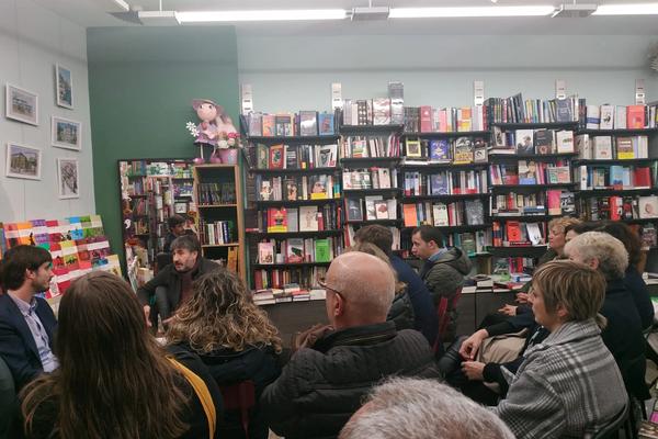 Presentación de ‘La sospecha eterna’ en la librería Anaïs De Castro-Urdiales