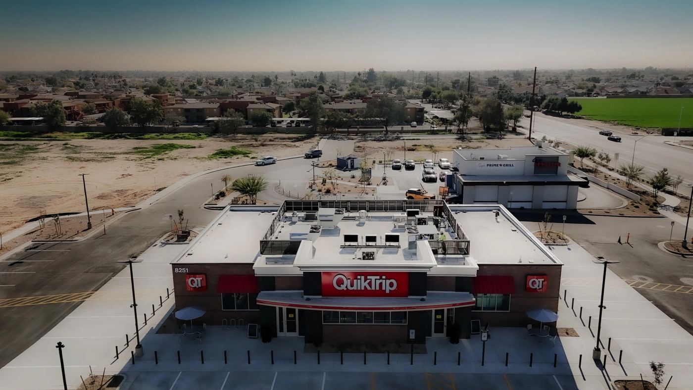 QT – GAS STATION — photo 3