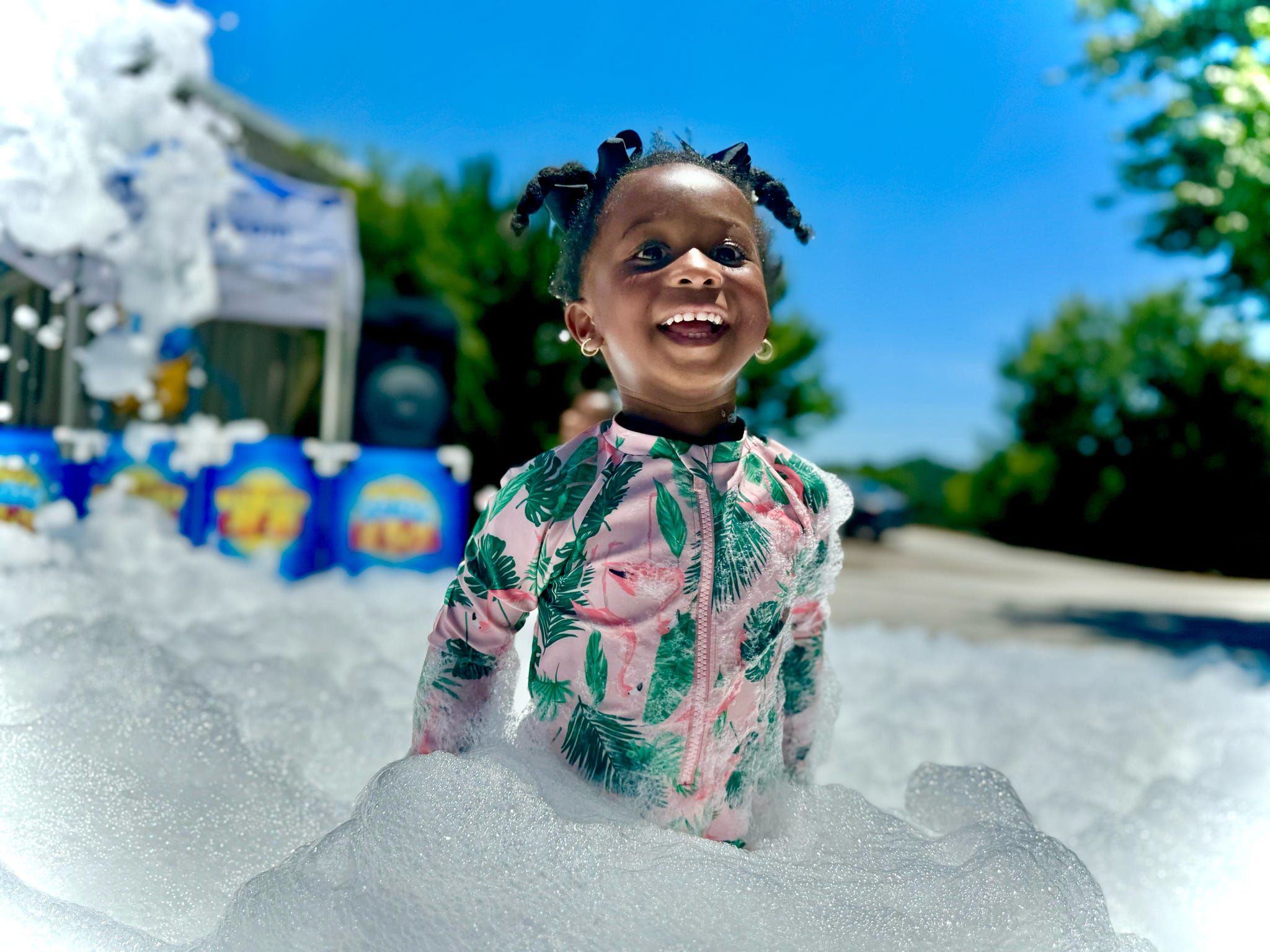 One-hour foam party package — children playing in foam
