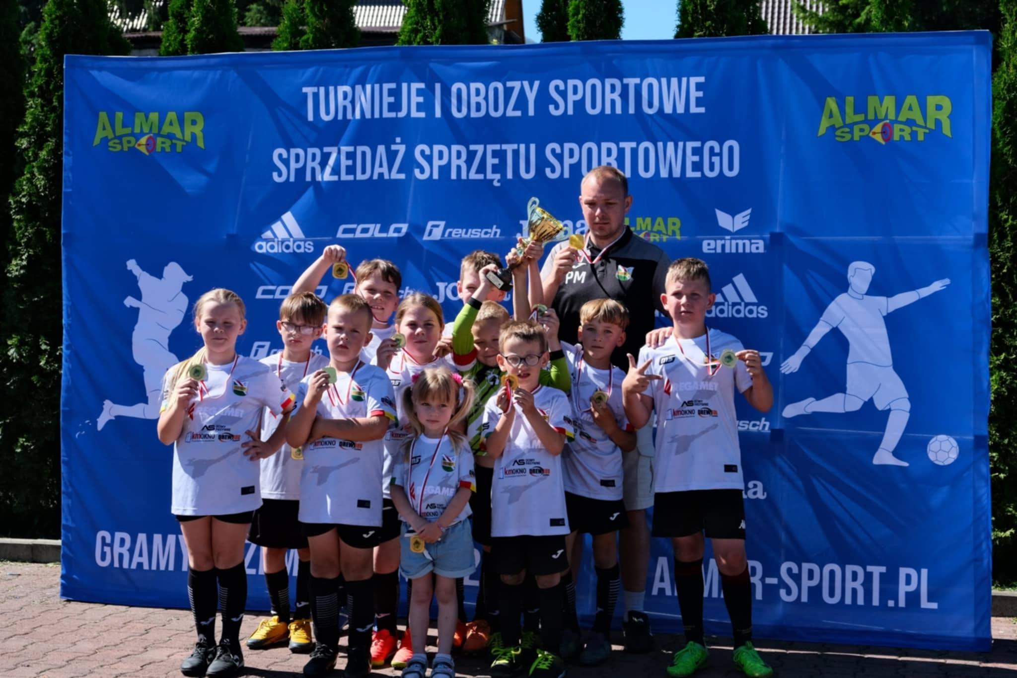 Młoda Czarnovia z pucharem na Tatry Cup 2025 w Zakopanem