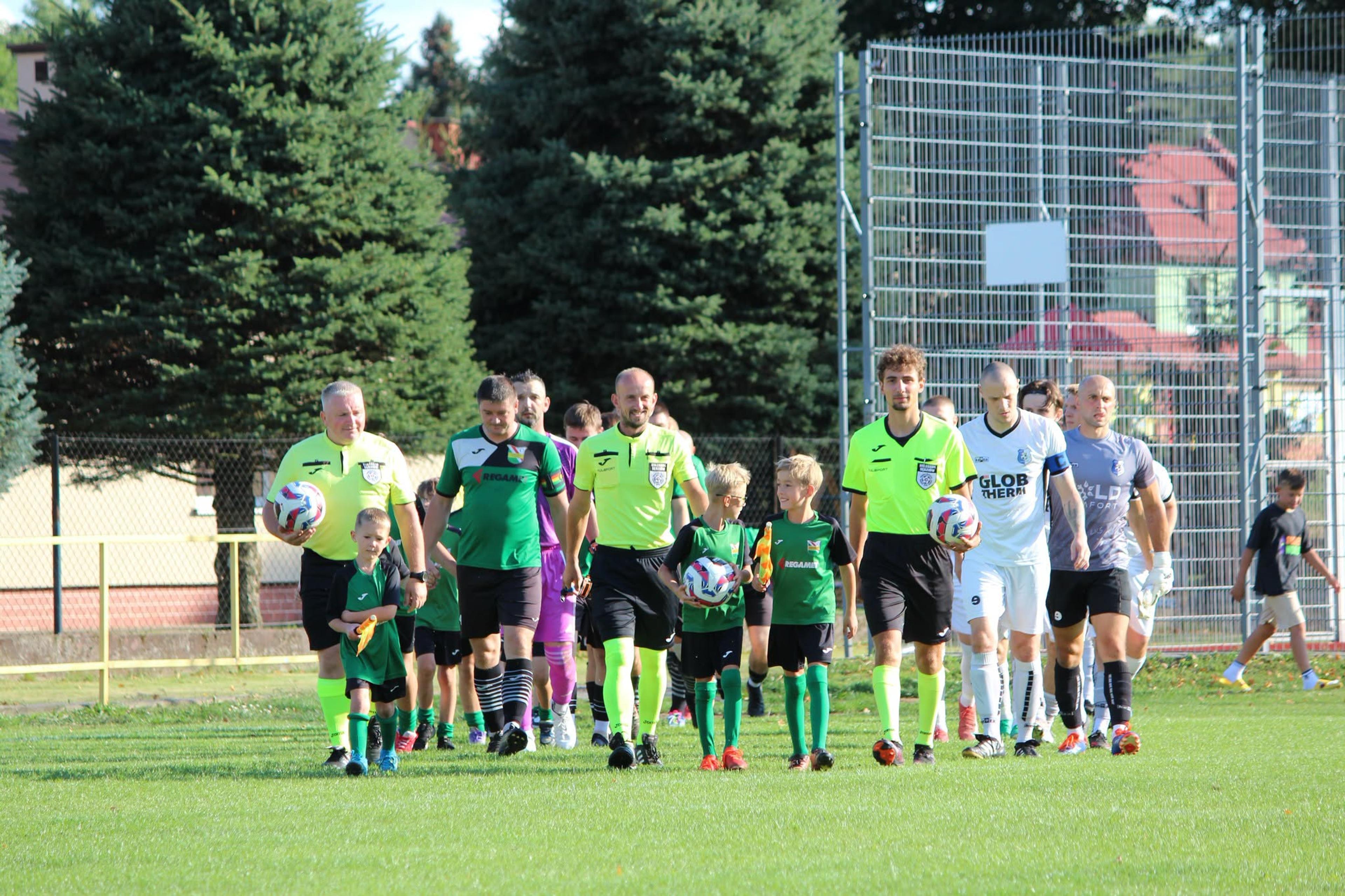 Mecz Czarnovia – Paszczyniak Paszczyna przy Konarskiego 23