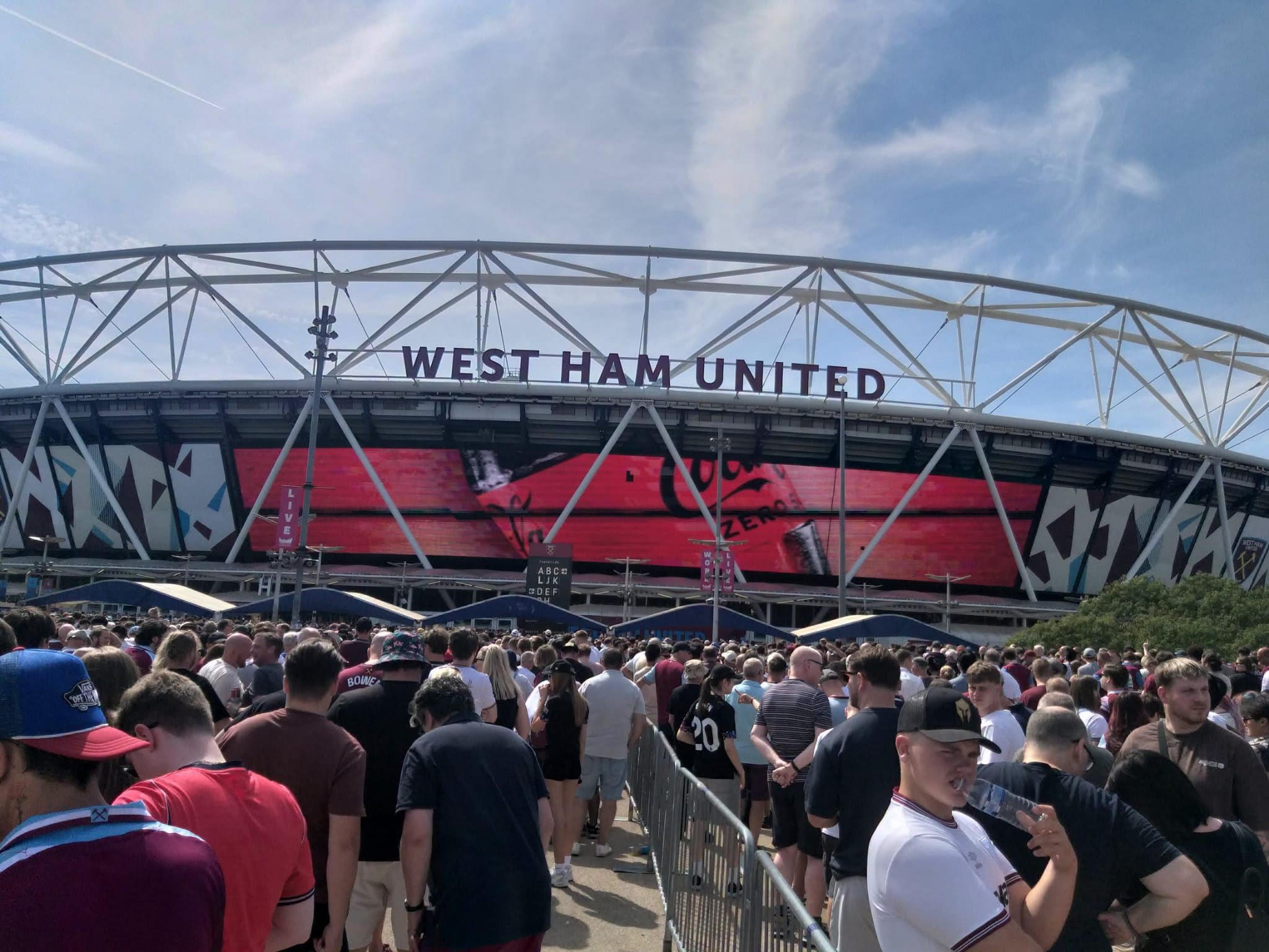 Stadion West Ham United przed meczem z Portsmouth