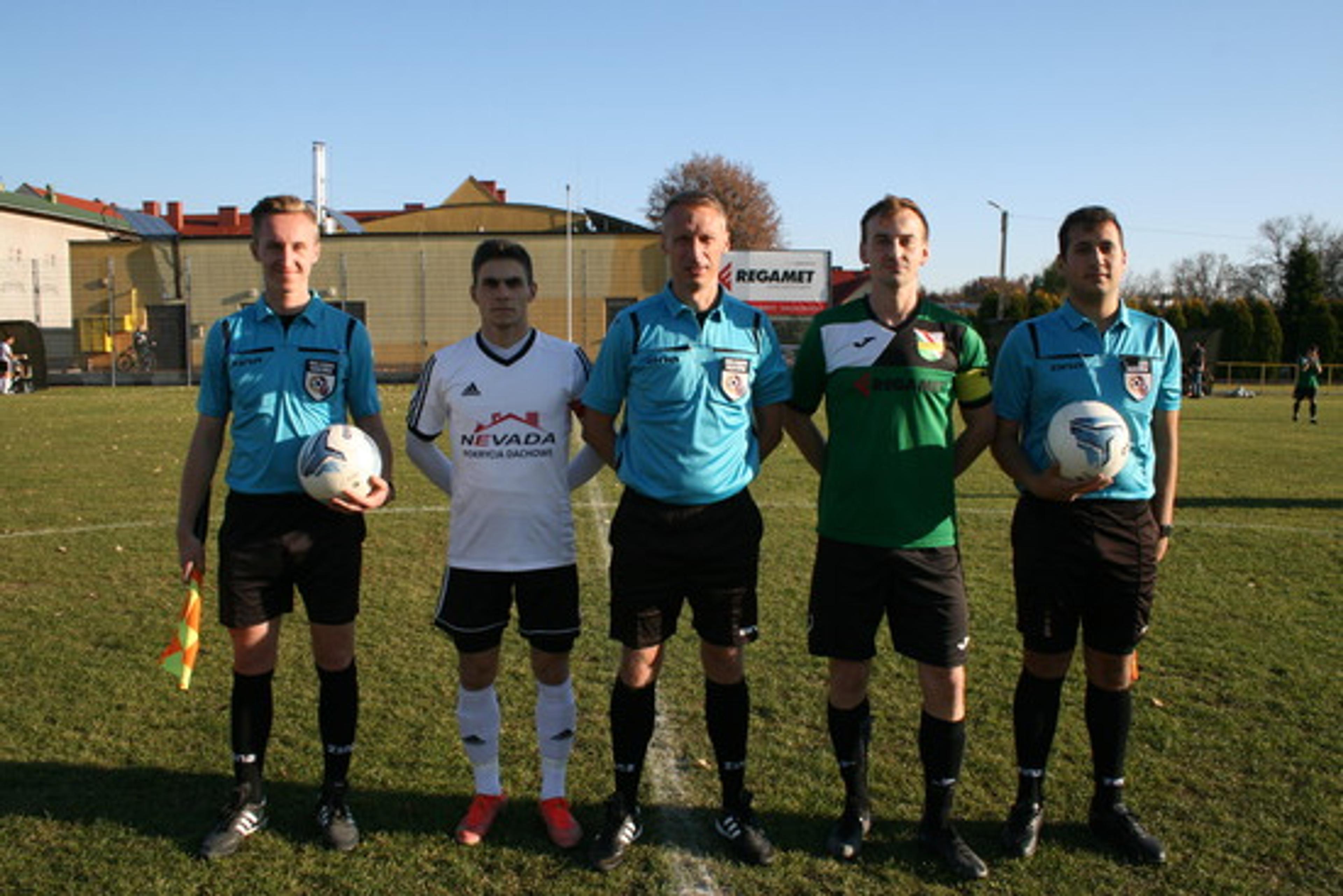 Derby na remis