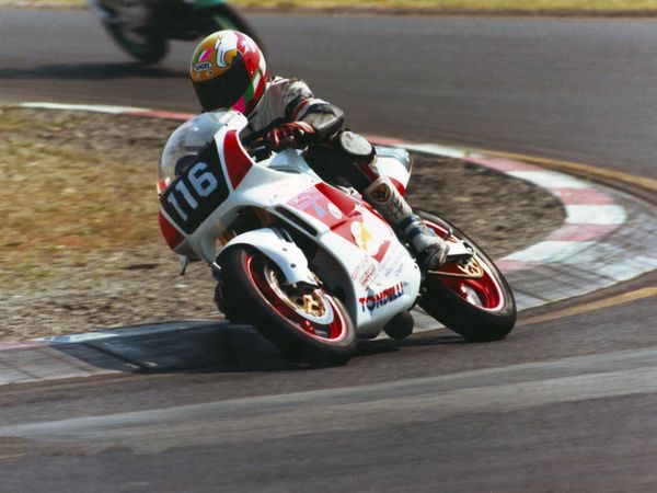Cristian Caliumi in pista, Sport Production 1990