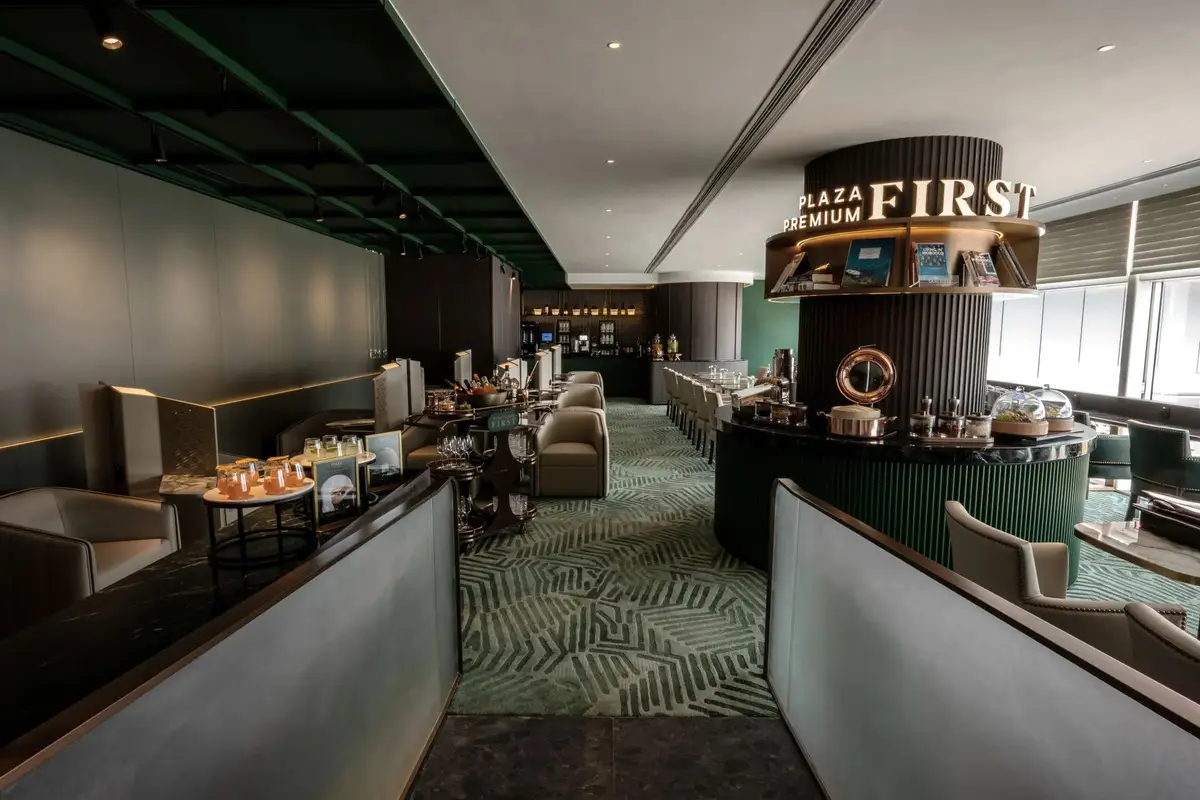 Plaza Premium First Lounge at Hong Kong