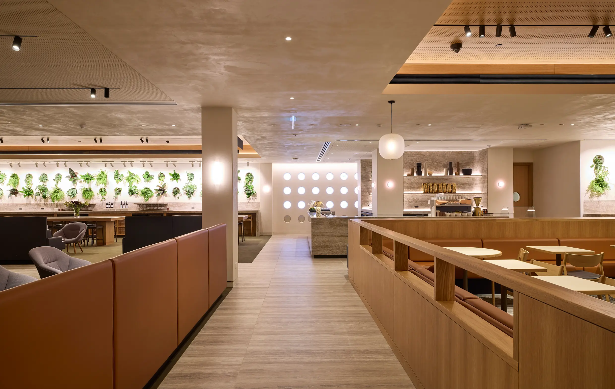 Qantas Auckland International Lounge