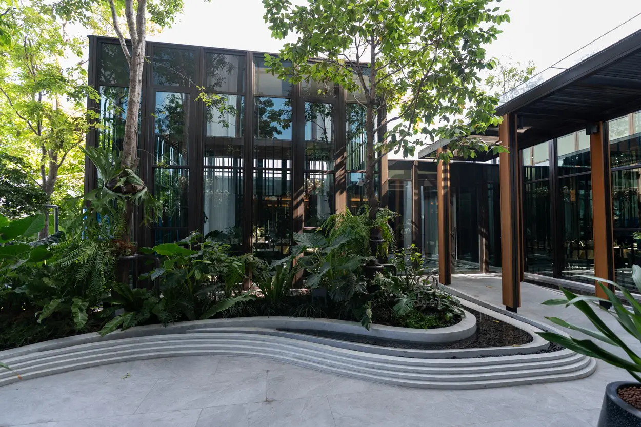 The Ritz Carlton Bangkok dining options