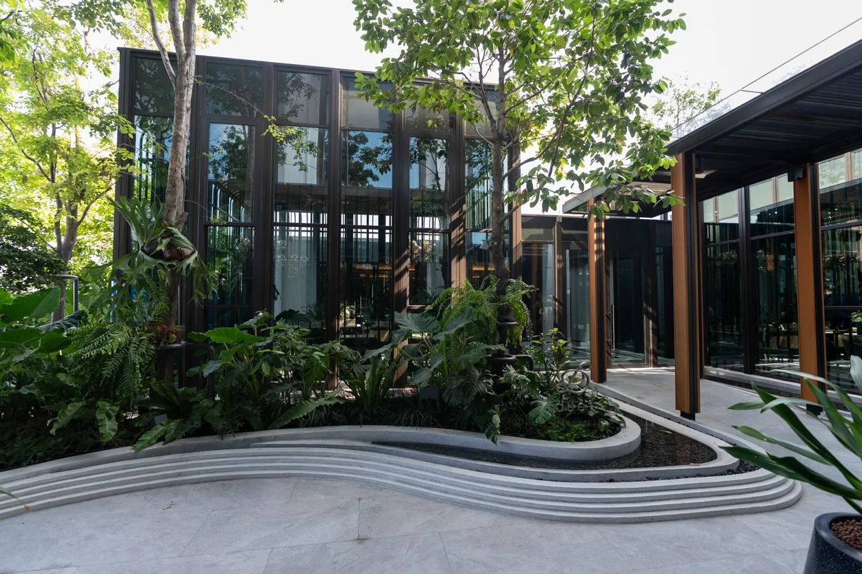 The Ritz Carlton Bangkok dining options