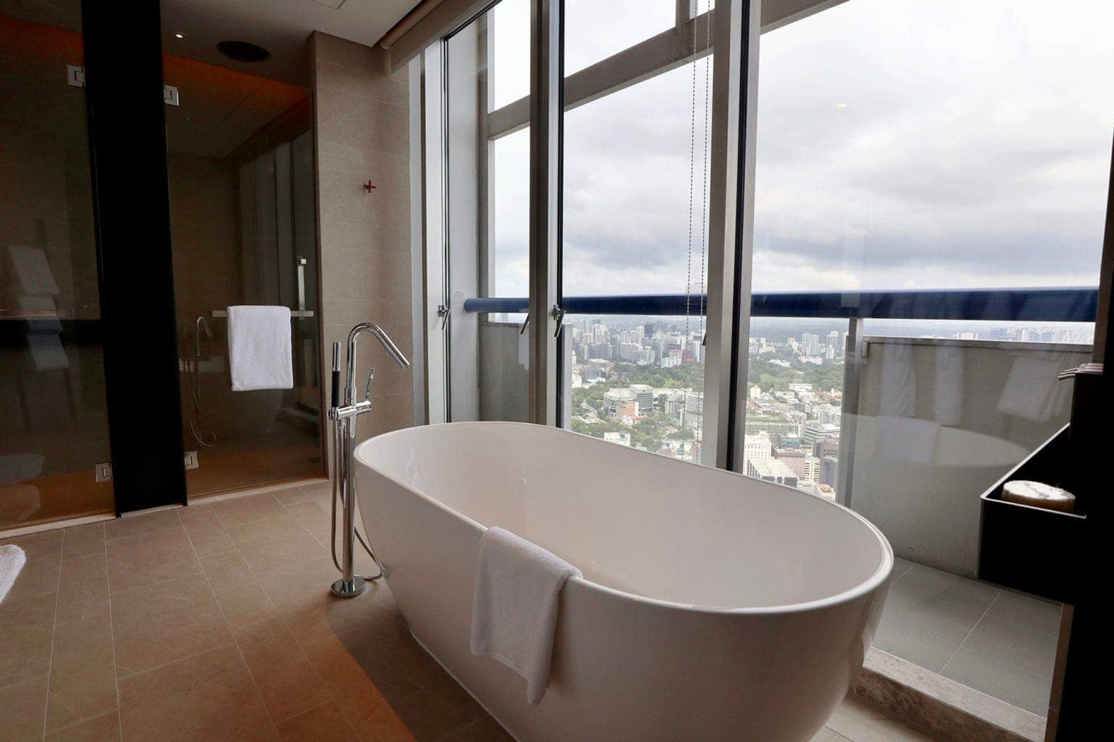 Crest Suite Bath