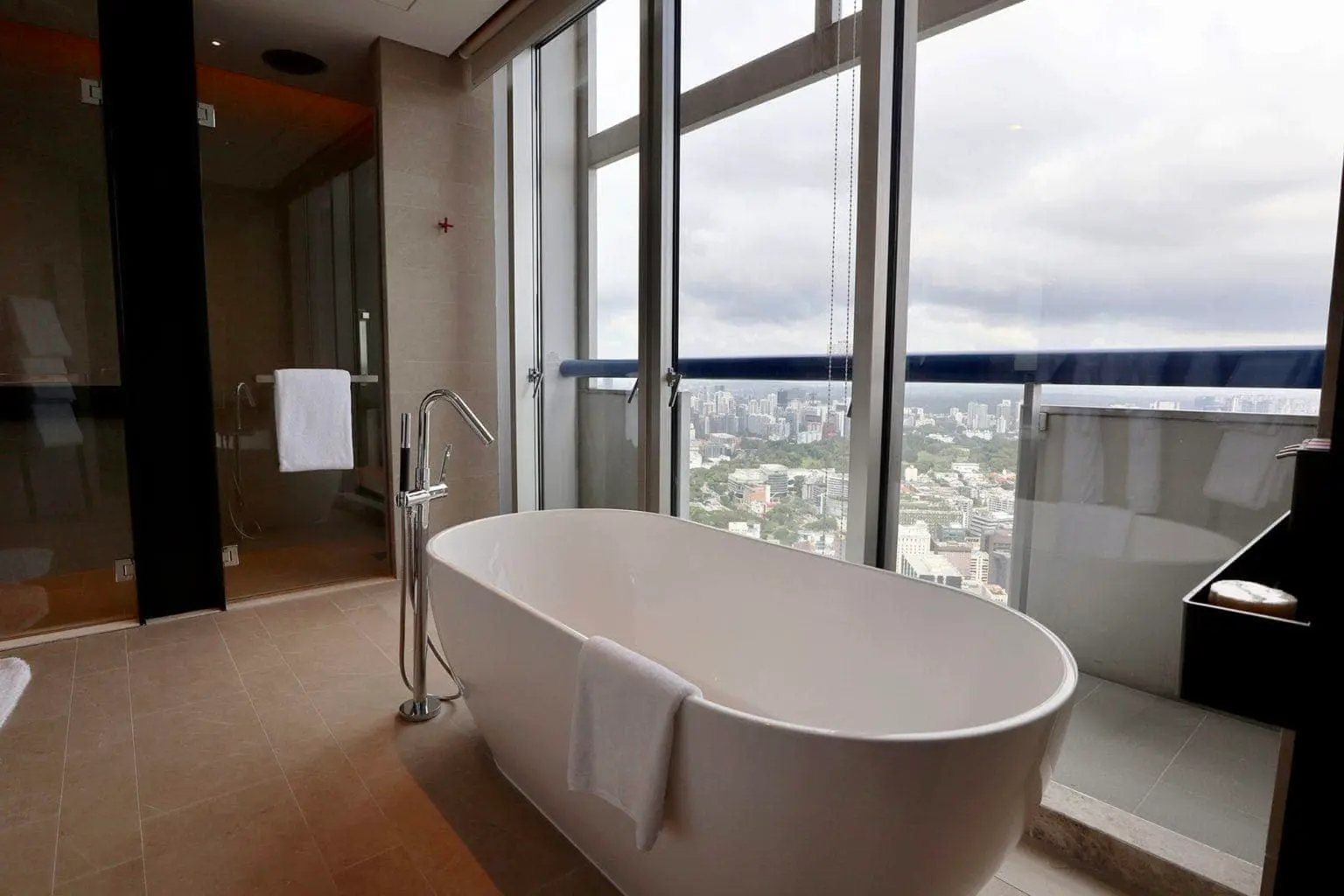 Crest Suite Bath