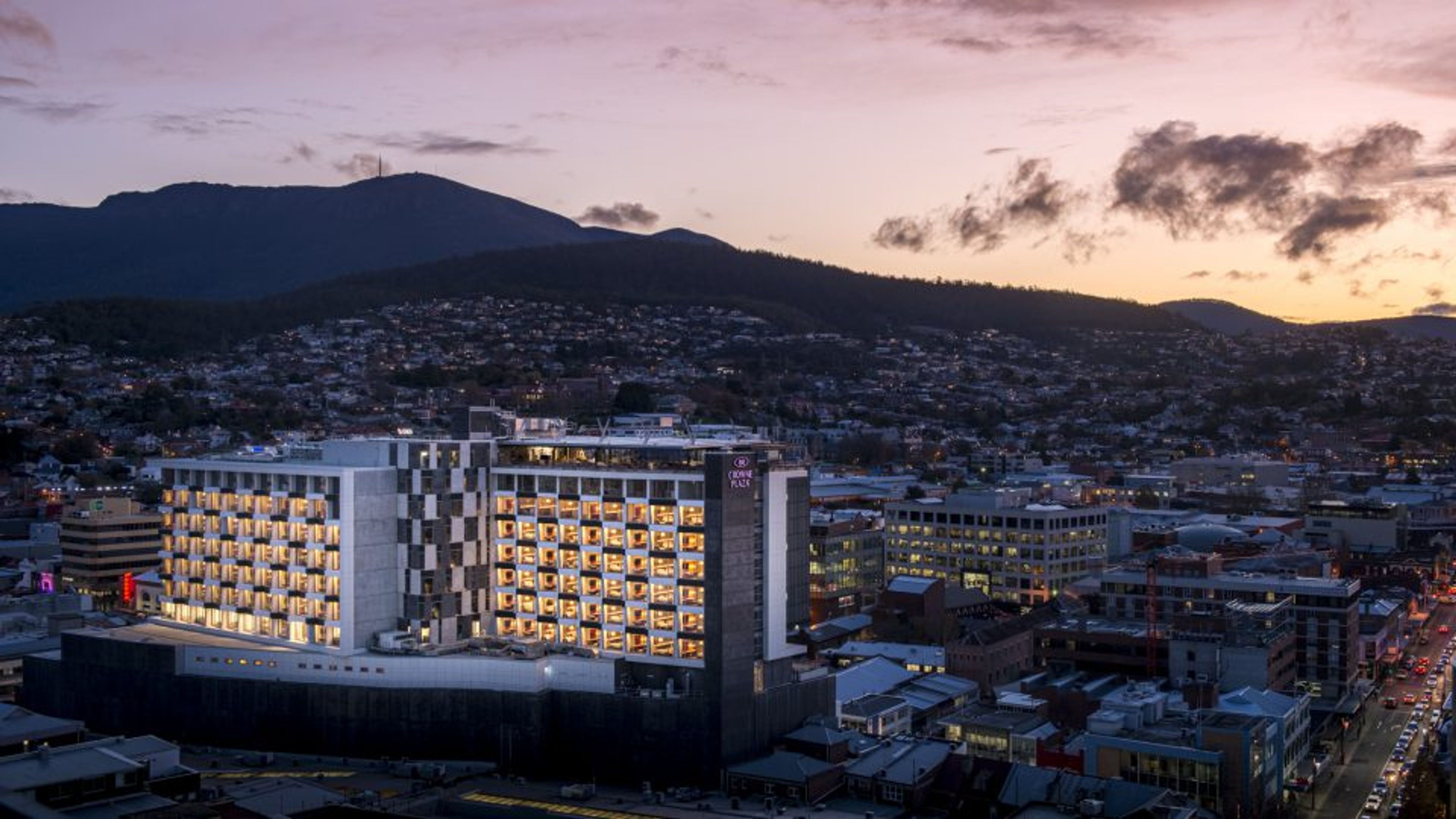 Crowne Plaza Hobart Review