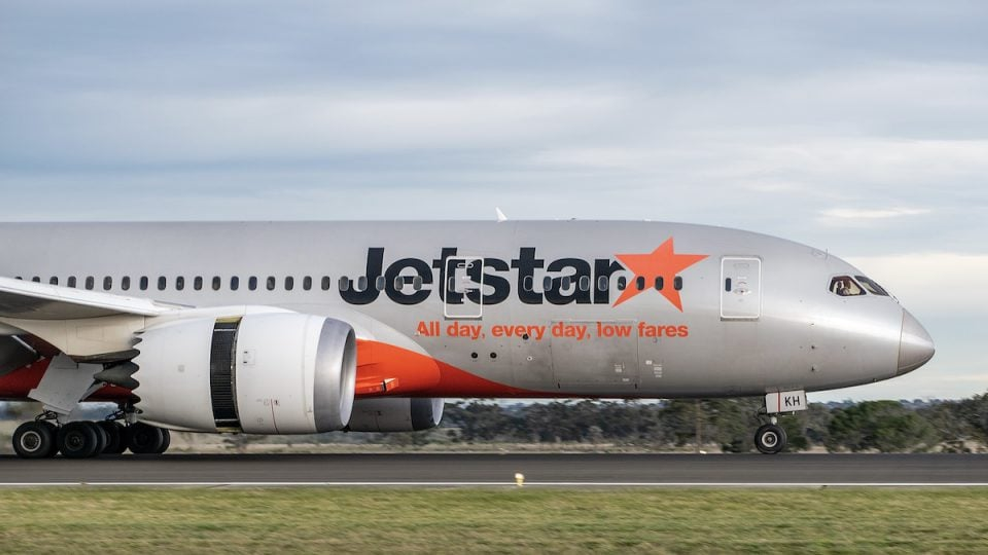 Jetstar Offers Free Flights For A Mate On Package Deals