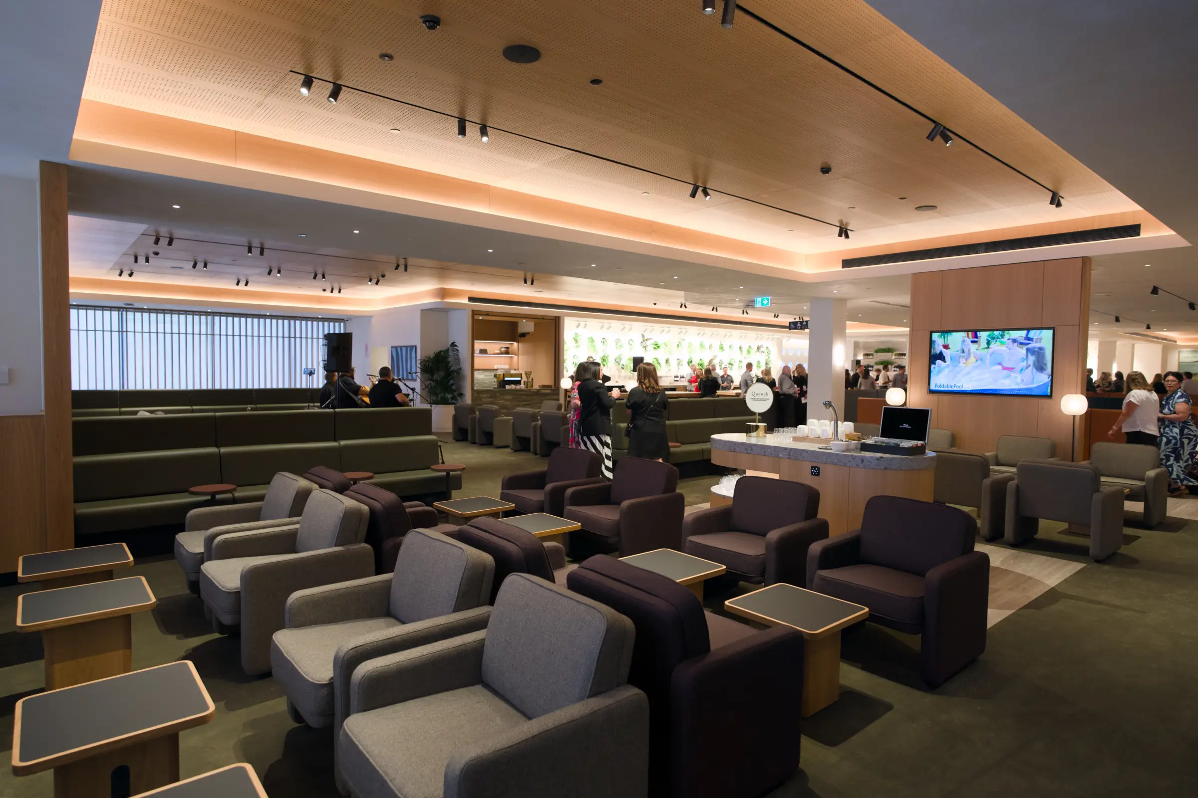 Qantas Auckland International Lounge