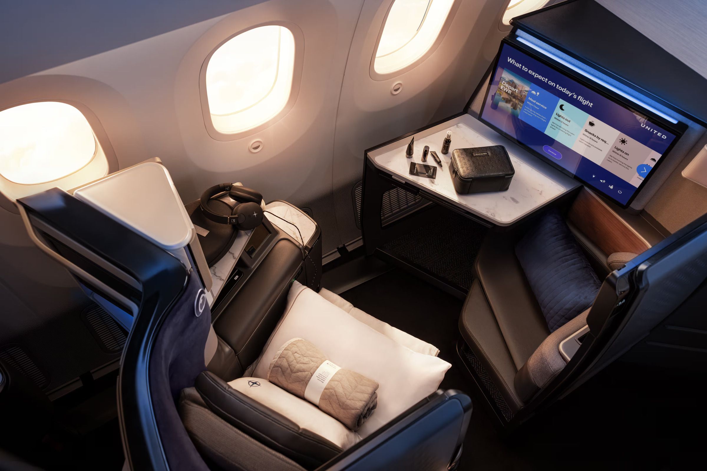 United 787 Polaris