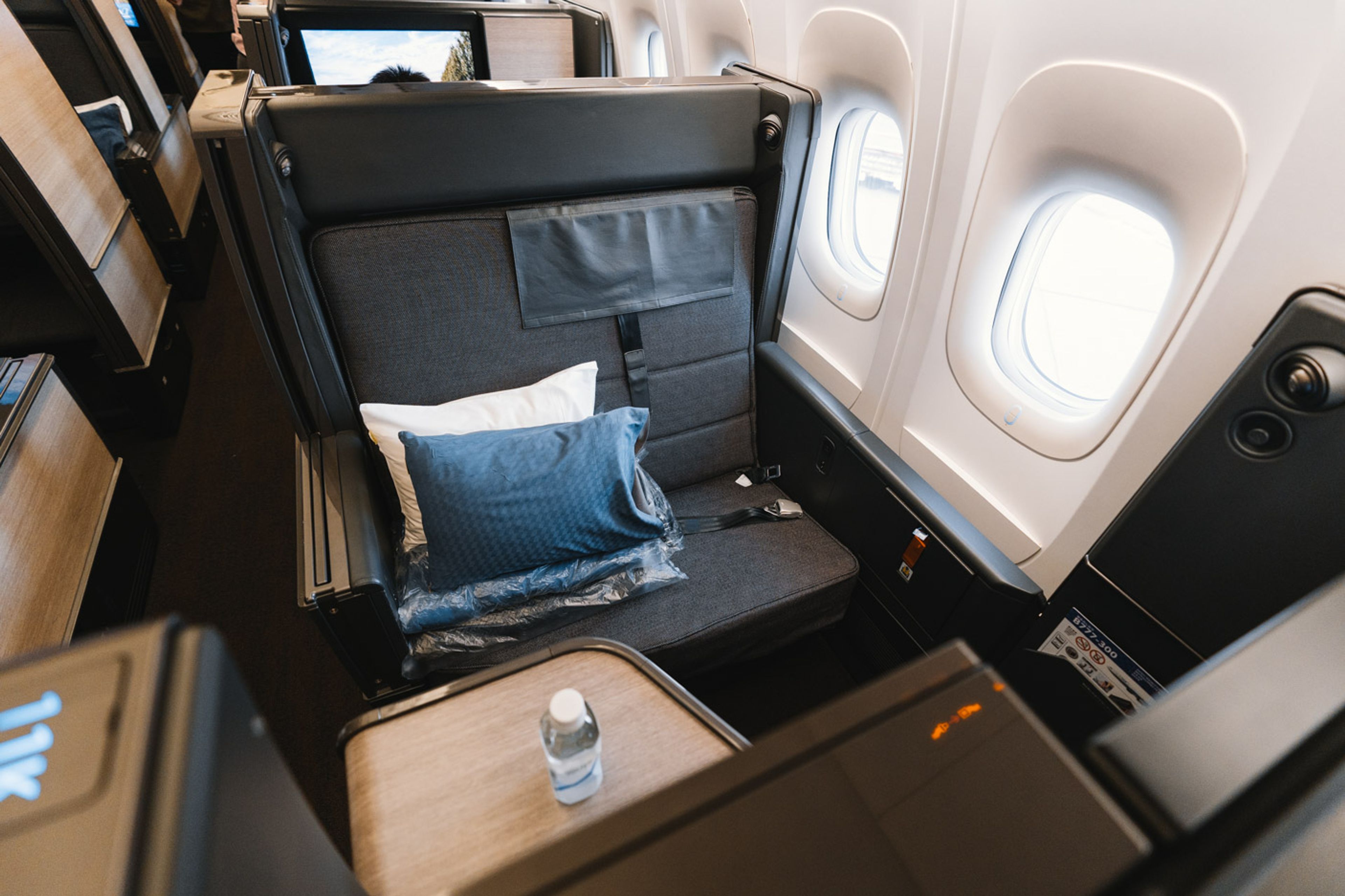 ANA the room business class seat review