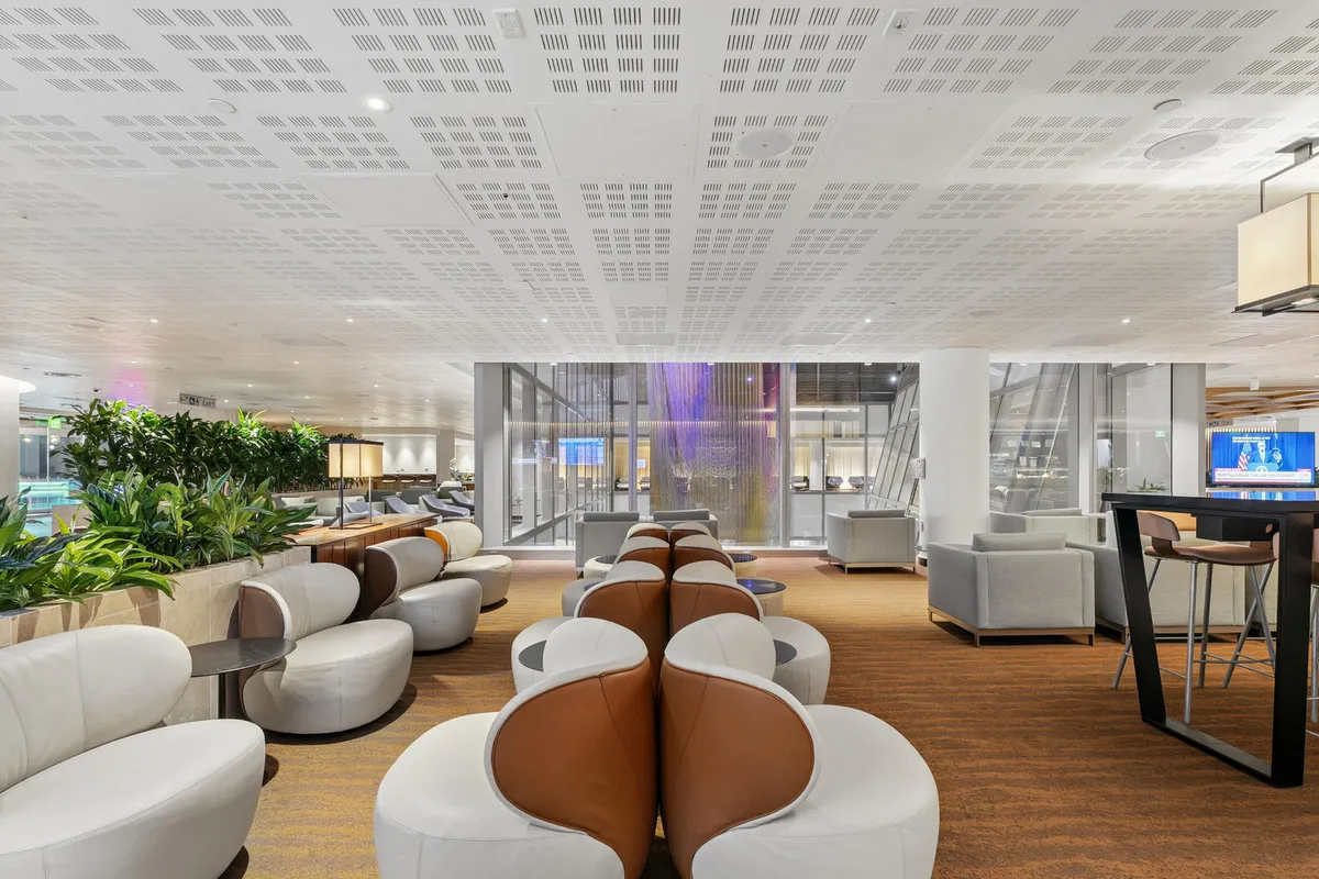Qantas Los Angeles Business Lounge