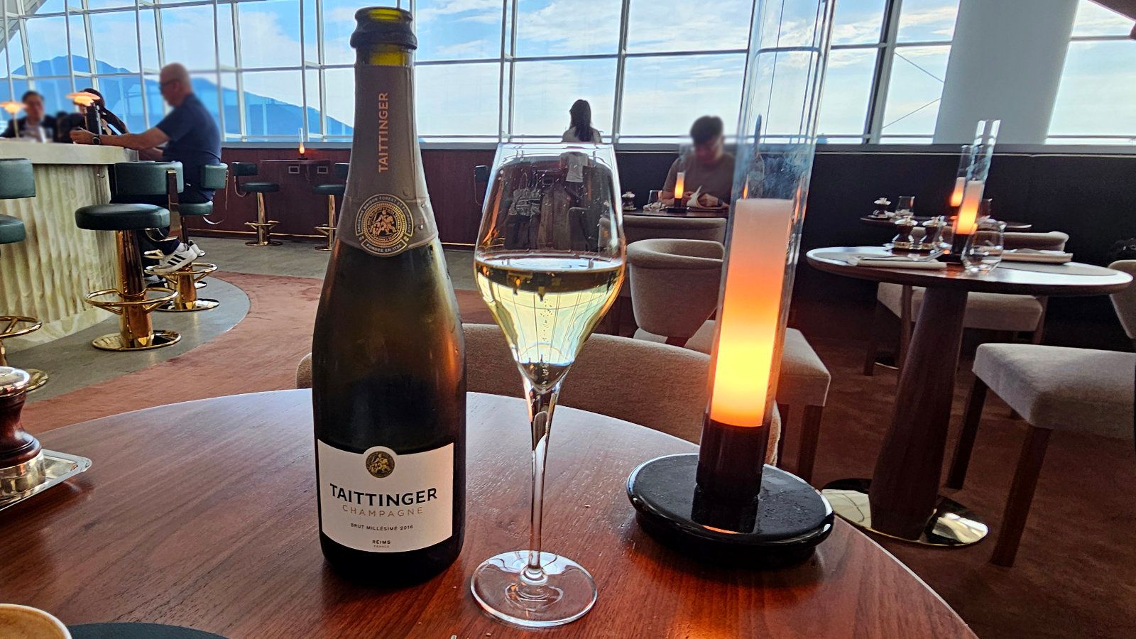 Review: Cathay Pacific The Wing First Class Lounge, Hong Kong