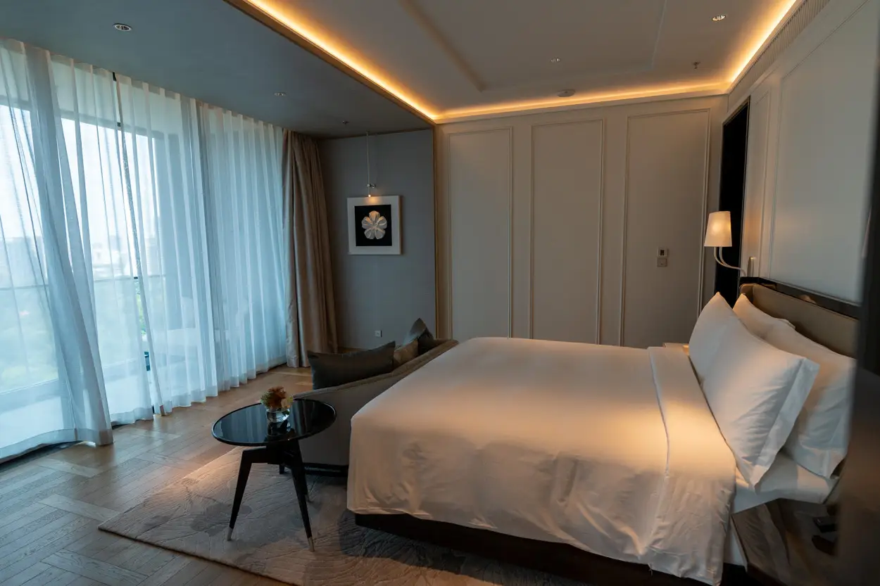 The Ritz Carlton Bangkok bedrooms