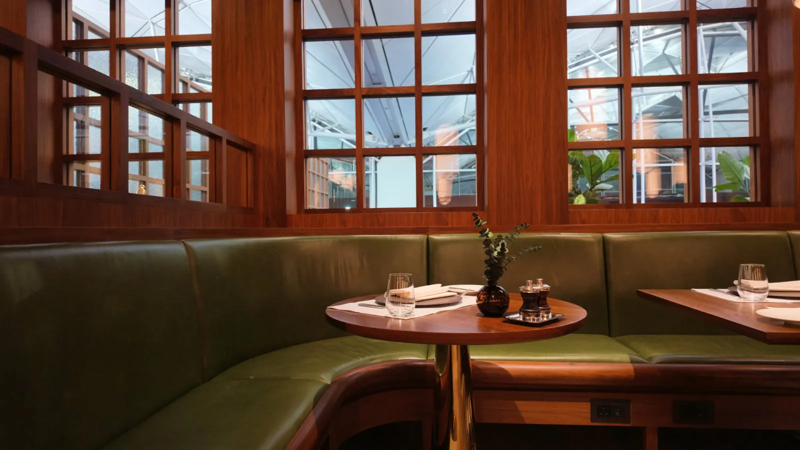 Review: Cathay Pacific The Wing First Class Lounge, Hong Kong