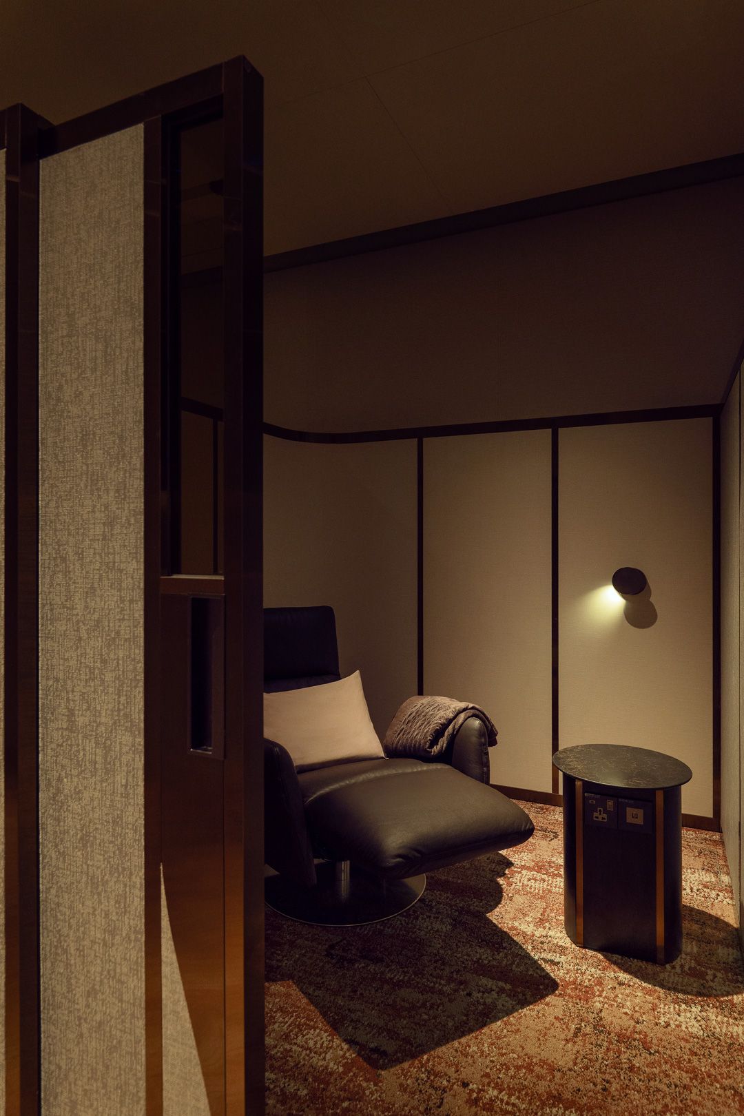 Singapore Airlines SilverKris First Class Lounge T2 Changi resting pods