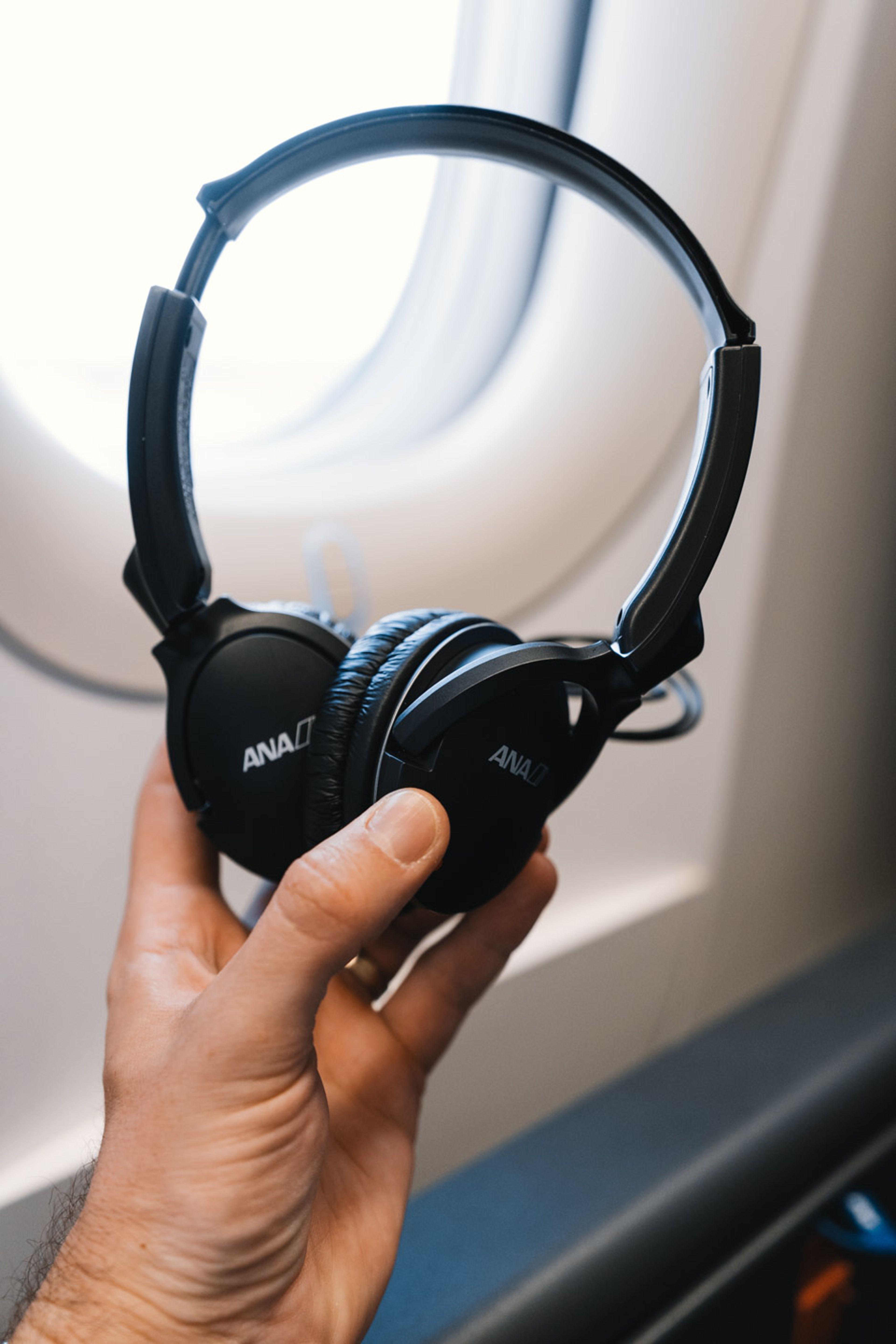 ANA business class headphones