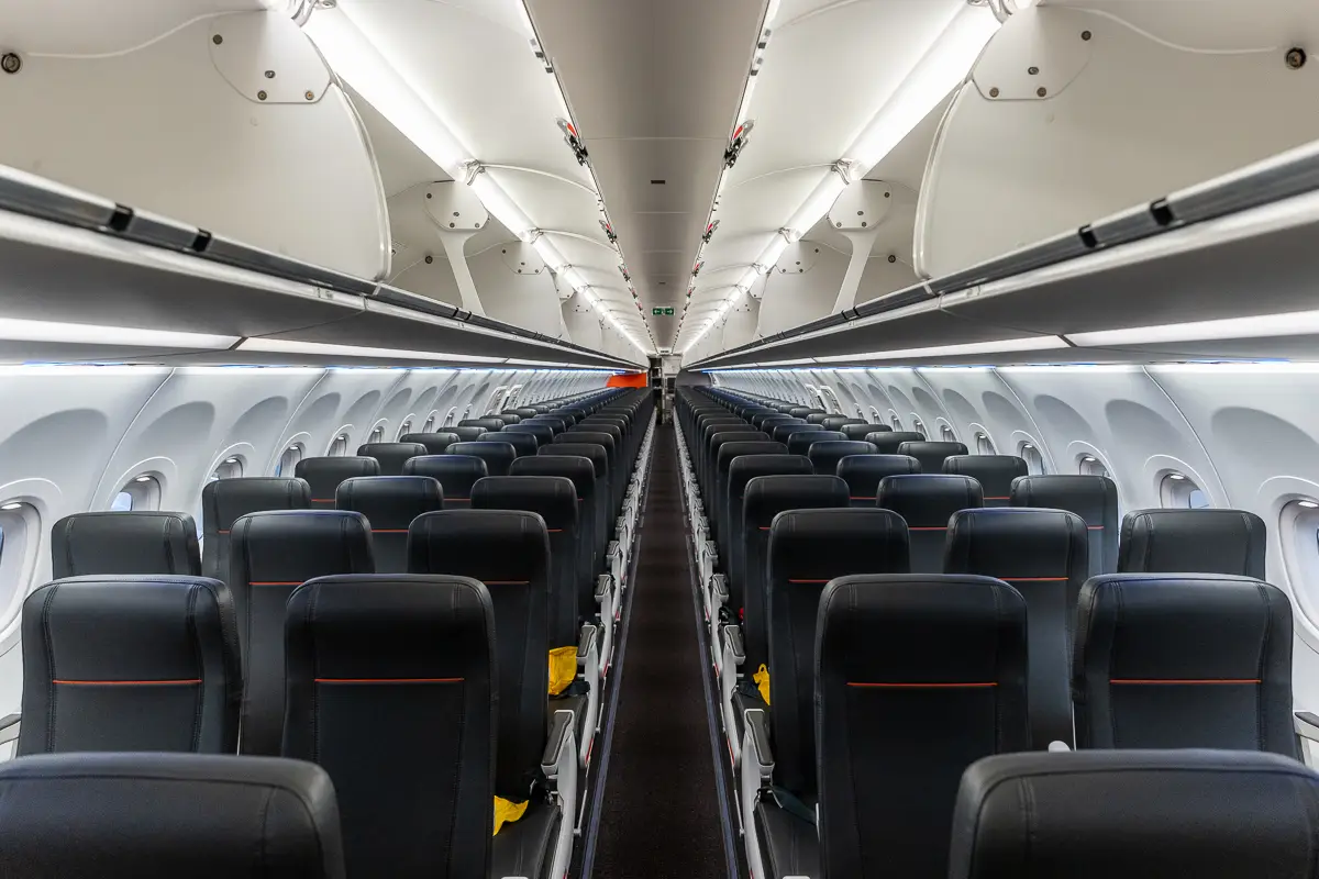 First Jetstar A320neo At Melbourne Hanger
