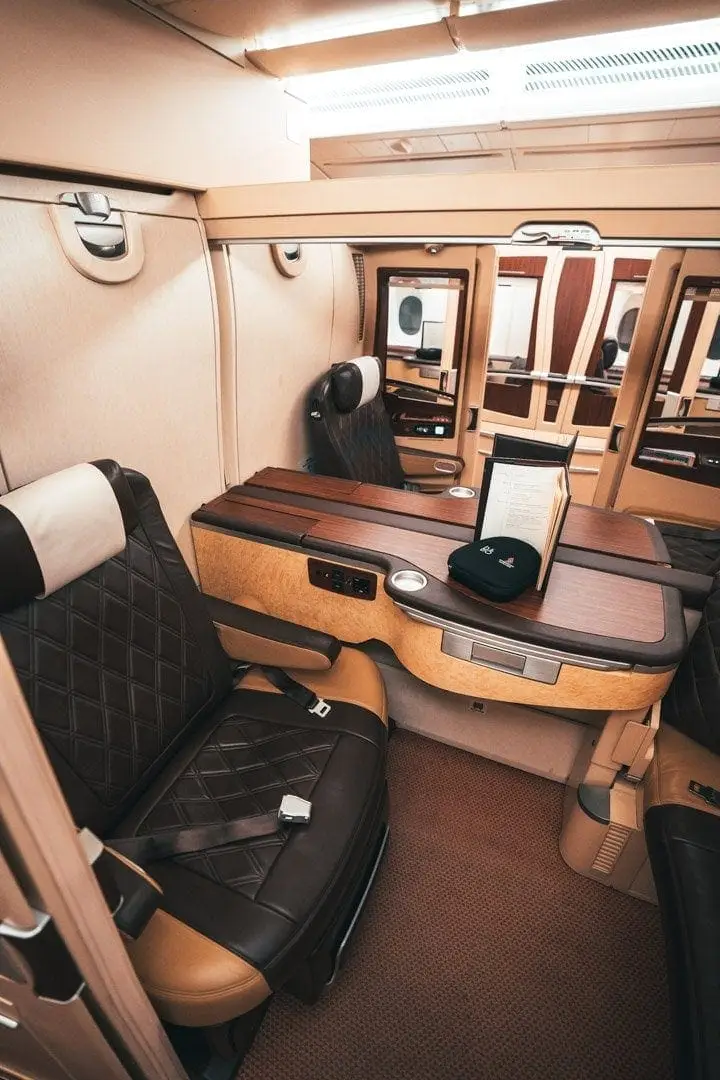 Fly Singapore Airlines First Class