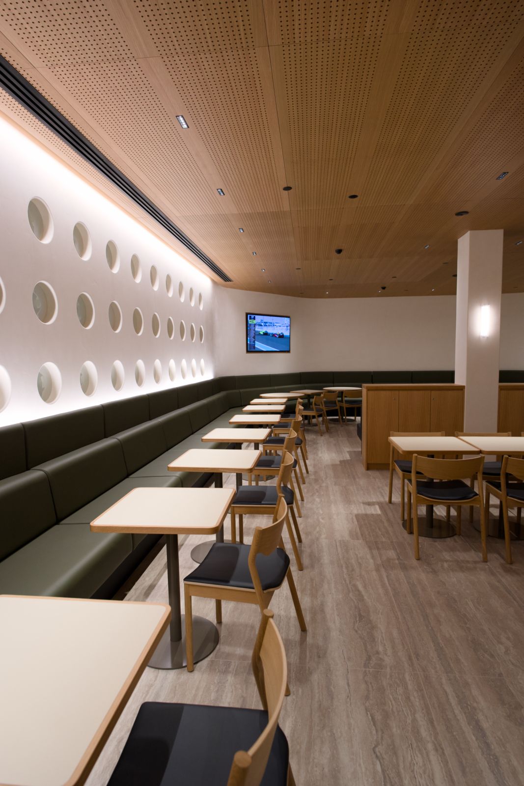 The Bizarre Reason Qantas Cancelled Its London First Lounge