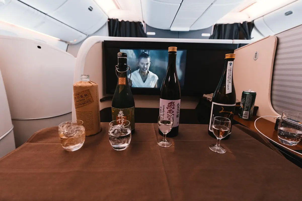 b777